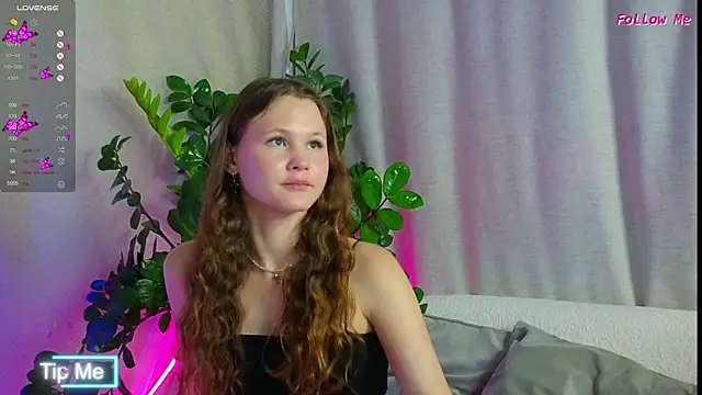 AmeliRoyse online show from September 8, 2025, 5:23 pm