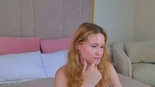 AmeliRoyse online show from June 12, 2026, 11:24 pm