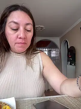 Luna-nevada online show from May 22, 2026, 12:36 pm