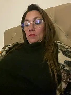 Luna-nevada online show from July 18, 2026, 4:43 am