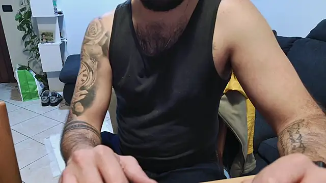 maialinofriuli online show from December 2, 2025, 12:11 am