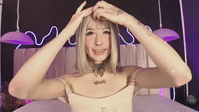 Zhally Dee online show from March 3, 2026, 7:43 pm