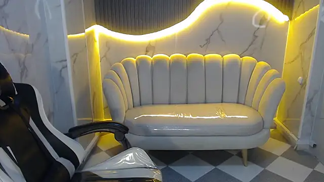  wendy b online show from September 24, 2025, 8:04 pm