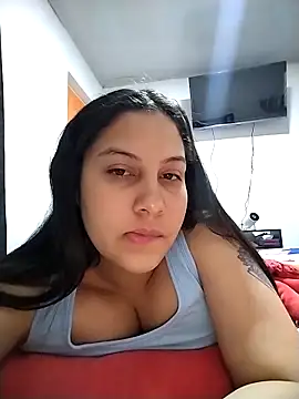 esmeralda jadees online show from April 19, 2026, 1:23 pm