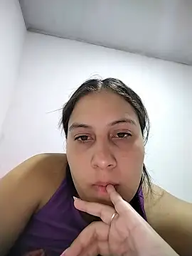 esmeralda jadees online show from July 31, 2026, 11:13 pm