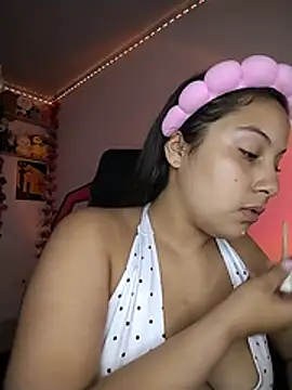 esmeralda jadees online show from June 25, 2026, 8:58 pm