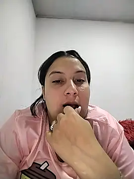 esmeralda jadees online show from July 29, 2026, 7:46 pm