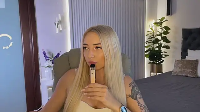 OhMyEmma online show from September 26, 2025, 1:56 am