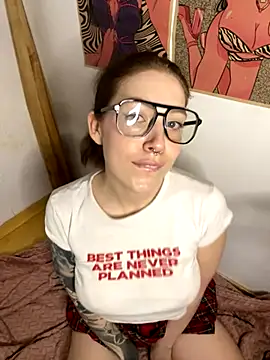 Bella Gloria online show from November 5, 2025, 7:11 am