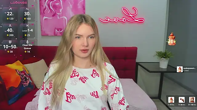 EvelineAmore online show from August 5, 2026, 1:43 am