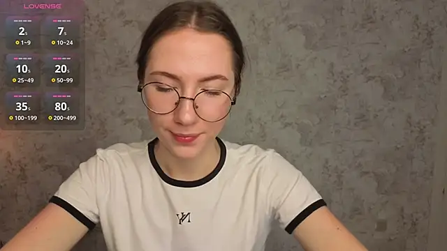 Kira mindnes online show from October 17, 2025, 6:39 am