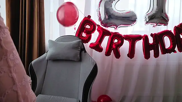 Snapshot of Kira_mindnes chatting on June 18, 2026, 6:34 am Kira mindnes online show from June 18, 2026, 6:34 am