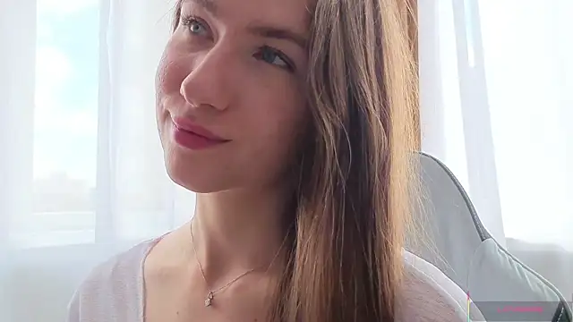 Kira mindnes online show from June 26, 2026, 6:19 am
