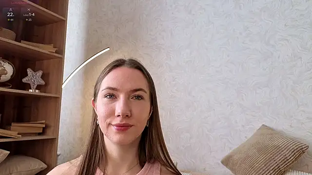 Kira mindnes online show from September 10, 2025, 5:39 am