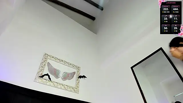 Lola Blondie online show from October 15, 2025, 12:13 pm