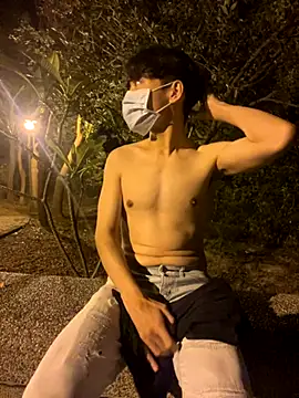 Snapshot of chipboo chatting on September 14, 2025, 12:16 pm chipboo online show from September 14, 2025, 12:16 pm