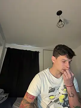 CarinaRose online show from October 28, 2025, 9:03 pm