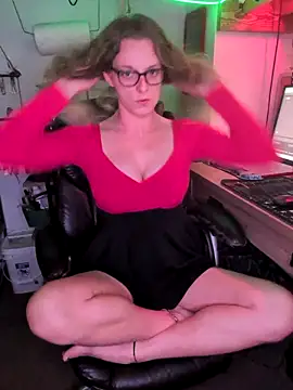 AlicePayne online show from March 28, 2026, 5:41 am