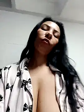 DaphneRosses online show from March 24, 2026, 2:06 pm