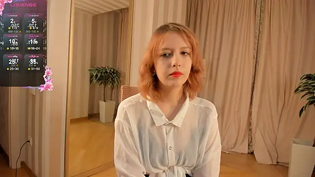 Snapshot of EsmeDecoursey chatting on March 22, 2025, 5:09 pm EsmeDecoursey online show from March 22, 2025, 5:09 pm