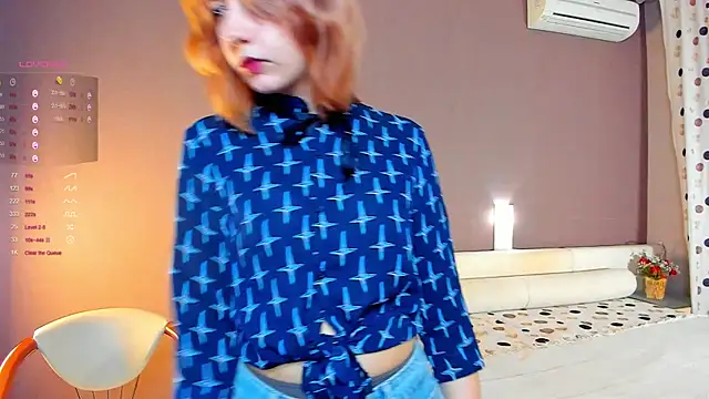 Snapshot of EsmeDecoursey chatting on March 18, 2025, 6:28 pm EsmeDecoursey online show from March 18, 2025, 6:28 pm