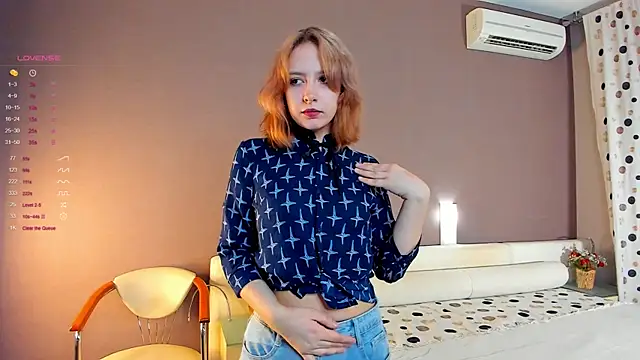 Snapshot of EsmeDecoursey chatting on March 18, 2025, 3:22 pm EsmeDecoursey online show from March 18, 2025, 3:22 pm