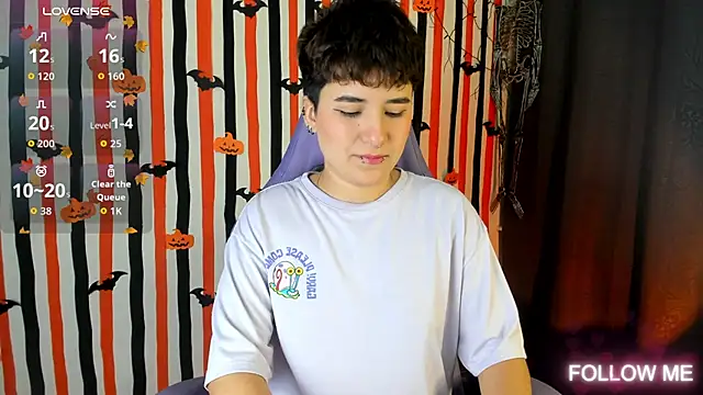 emma cute7 online show from October 25, 2025, 2:33 am