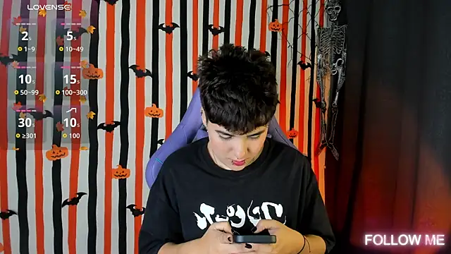 emma cute7 online show from October 16, 2025, 2:42 am