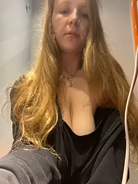 feedeegeorgie online show from March 10, 2025, 6:01 pm