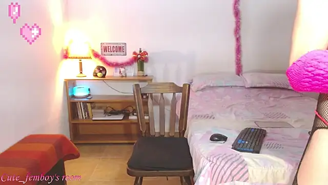 Snapshot of cute_femboy420 chatting on December 18, 2025, 1:22 am cute femboy420 online show from December 18, 2025, 1:22 am