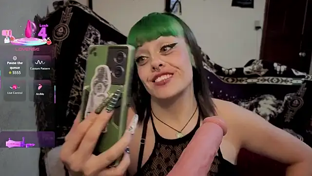 freyaa sorcerees online show from February 3, 2026, 2:53 am