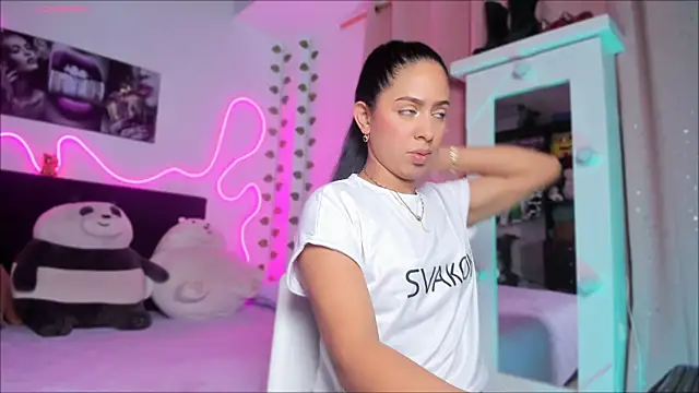 Vickysth online show from October 19, 2025, 9:17 pm