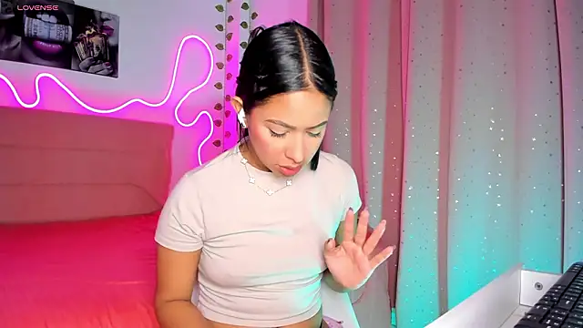 Snapshot of Vickysth chatting on March 11, 2026, 10:59 pm Vickysth online show from March 11, 2026, 10:59 pm