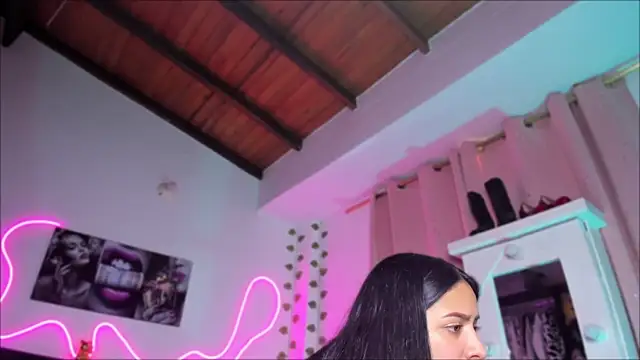 Vickysth online show from October 5, 2025, 9:27 pm