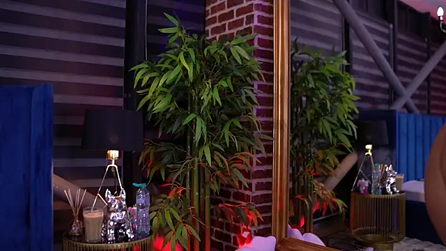 Snapshot of TanyaVonDe chatting on February 25, 2026, 9:03 pm TanyaVonDe online show from February 25, 2026, 9:03 pm