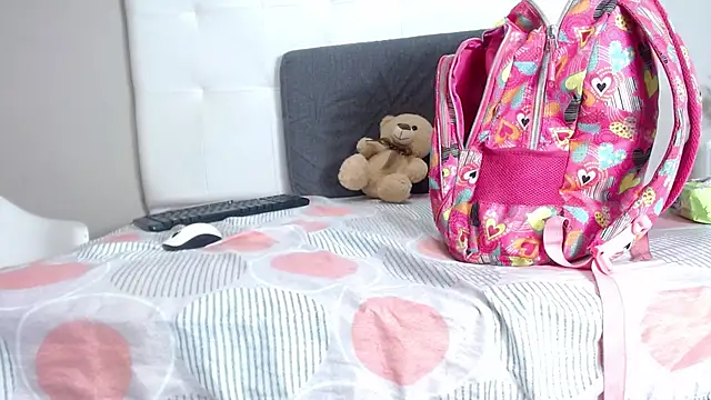 willow smitt online show from October 5, 2025, 11:39 pm