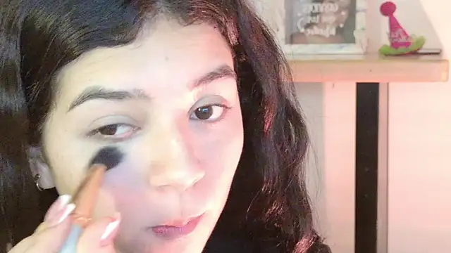 Snapshot of eva_sin18 chatting on June 7, 2026, 11:32 pm eva sin18 online show from June 7, 2026, 11:32 pm