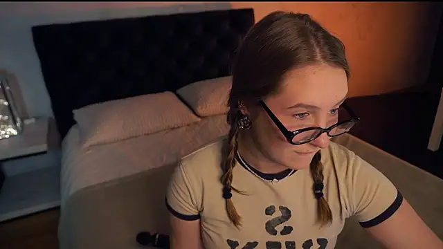 saint trisha online show from February 3, 2026, 8:25 pm