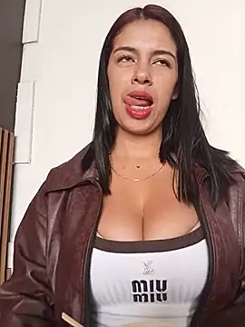 Nathaly 12 online show from June 19, 2026, 8:25 pm