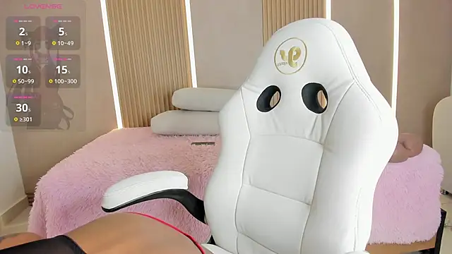 Snapshot of stephany_summer chatting on March 14, 2026, 7:53 pm stephany summer online show from March 14, 2026, 7:53 pm