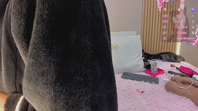 stephany summer online show from November 6, 2025, 4:27 am