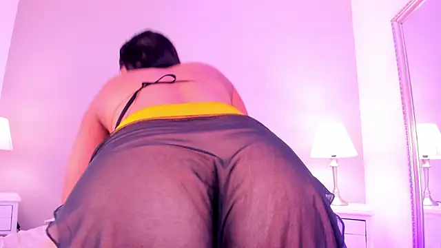 NAOMMII  online show from March 22, 2025, 3:31 pm