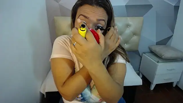 Milf-Prettyboobs online show from November 26, 2025, 10:48 am