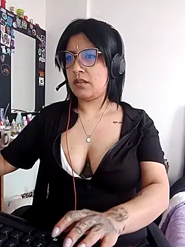 DaniPoison online show from November 5, 2025, 5:49 pm