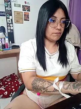 DaniPoison online show from March 26, 2026, 7:45 pm