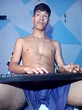 dareck 18 online show from April 29, 2026, 2:27 am