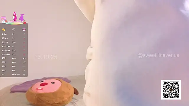 sweetlittlevenus online show from October 15, 2025, 7:22 pm