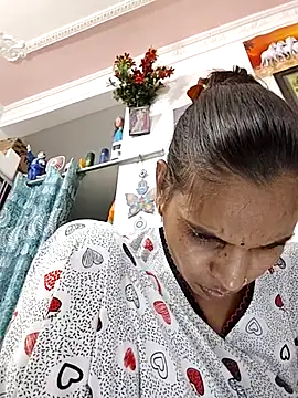 Snapshot of Hotty-Nidhi chatting on July 20, 2026, 1:24 pm Hotty-Nidhi online show from July 20, 2026, 1:24 pm