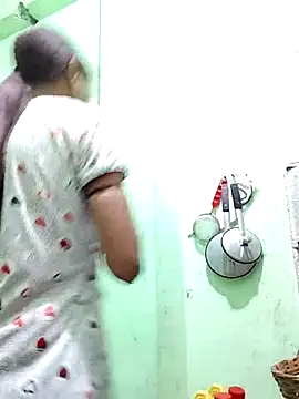 Snapshot of Hotty-Nidhi chatting on July 13, 2026, 3:00 pm Hotty-Nidhi online show from July 13, 2026, 3:00 pm
