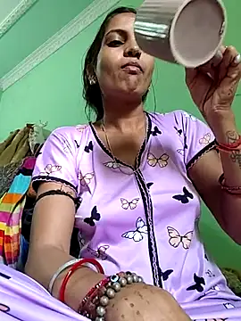 Hotty-Nidhi online show from February 25, 2026, 3:40 am